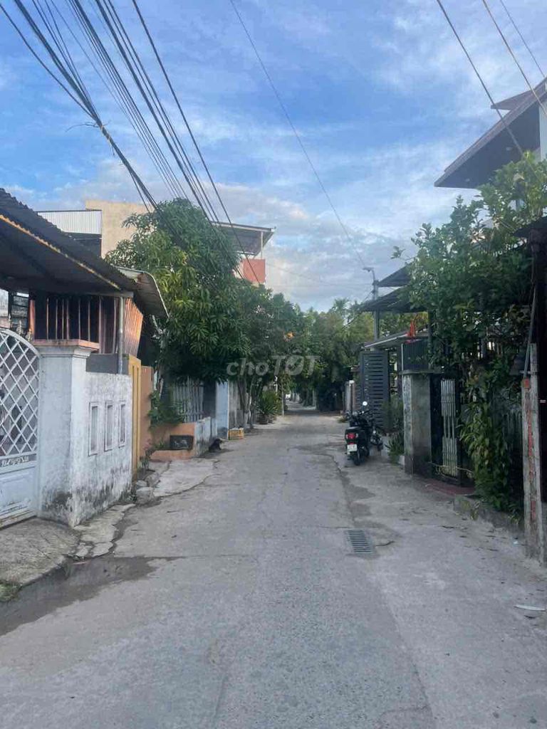 Собственник продаёт участок 2MT, переулок для автомобилей Binh Ky, площадь 86м2, цена 2.8 млрд, свяжитесь