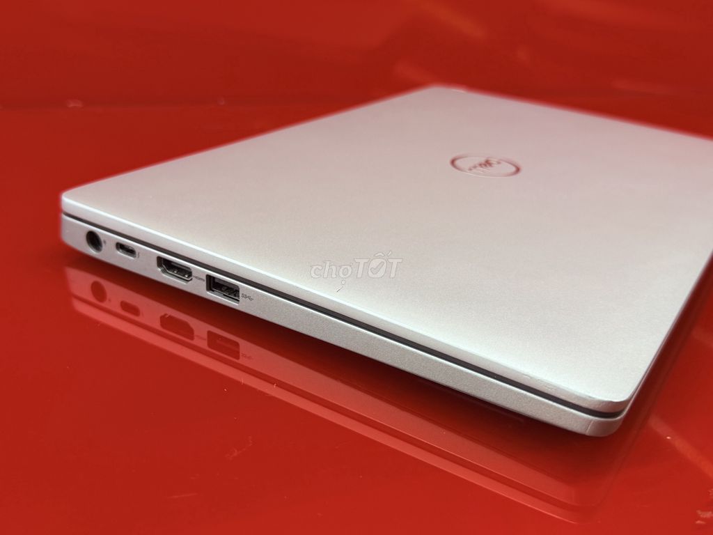 Фото 2: Dell 5310 i7-10610U 13.3 inch 8GB/256GB серебристый