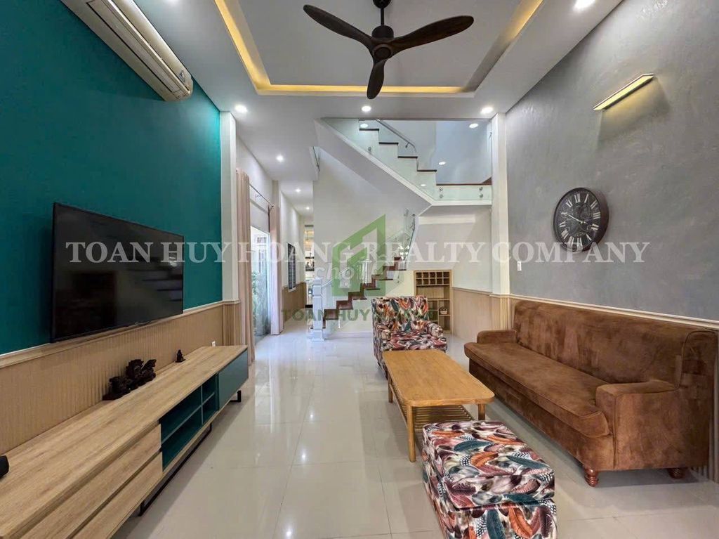 Вилла у пляжа Ми Кхе | 180 м² | 3 спальни | Большой сад