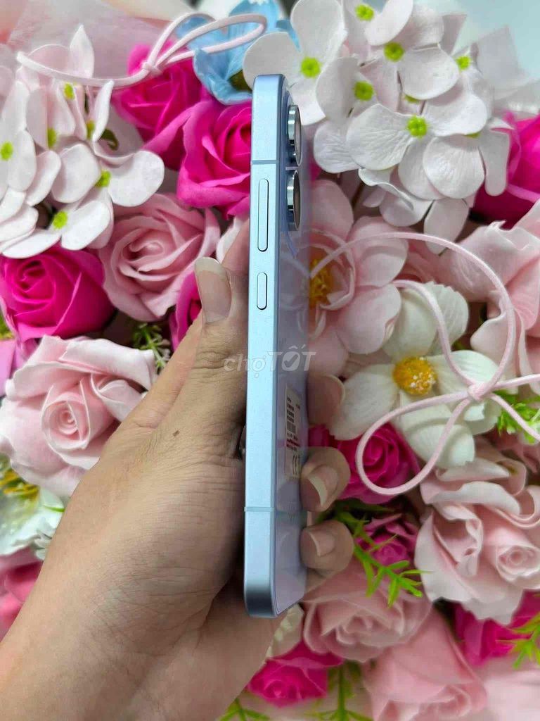 Oppo Reno15 Pro 256GB светло-голубой, 12GB RAM, есть небольшие царапины