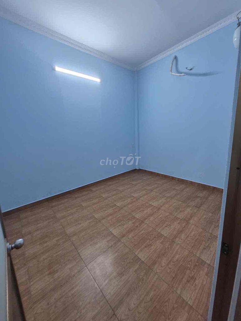 Фото 3: Отдельный дом на улице Дỗ Конг Тыонг 4x15м, 1 этаж 3 спальни, новый