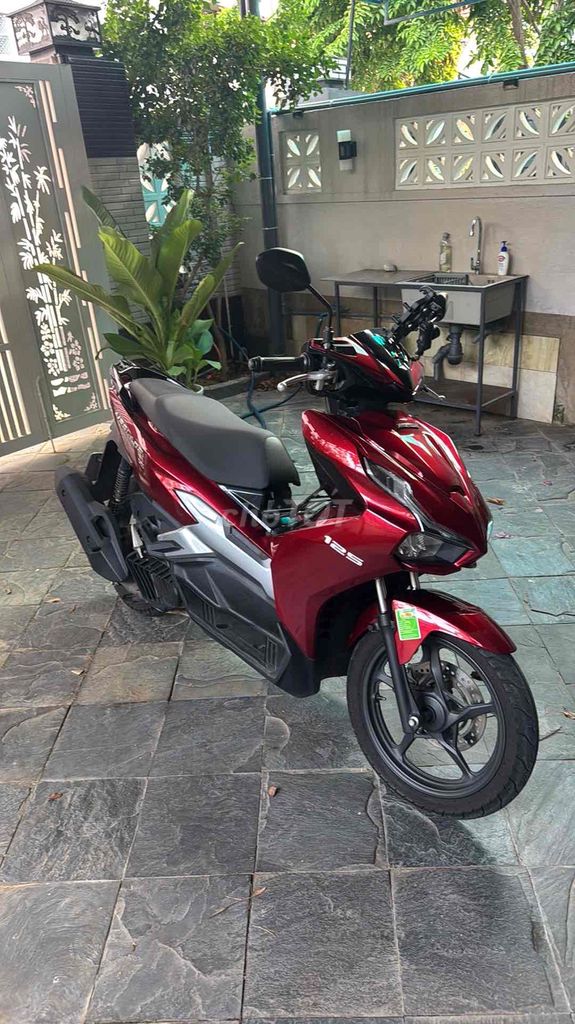 Honda Air Blade 125 2025 Красный 5.600 км