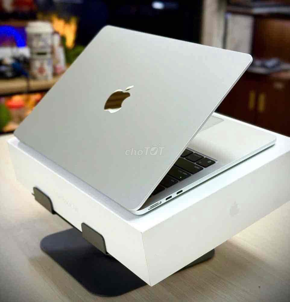 Фото 3: Macbook Air M2 2022/16GB/256GB - 13.6” 2K