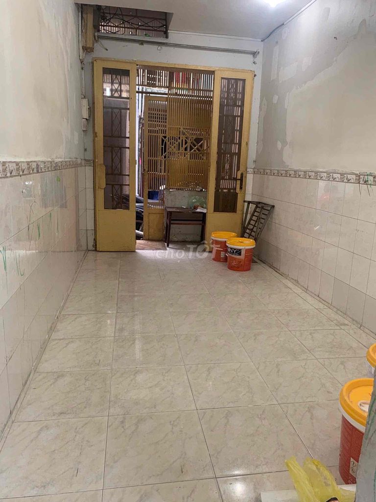 Фото 2: Сдается дом Hoàng Sa, район 9, округ 3, участок с двусторонним движением — 4 спальни — 2 санузла, цена 14 млн