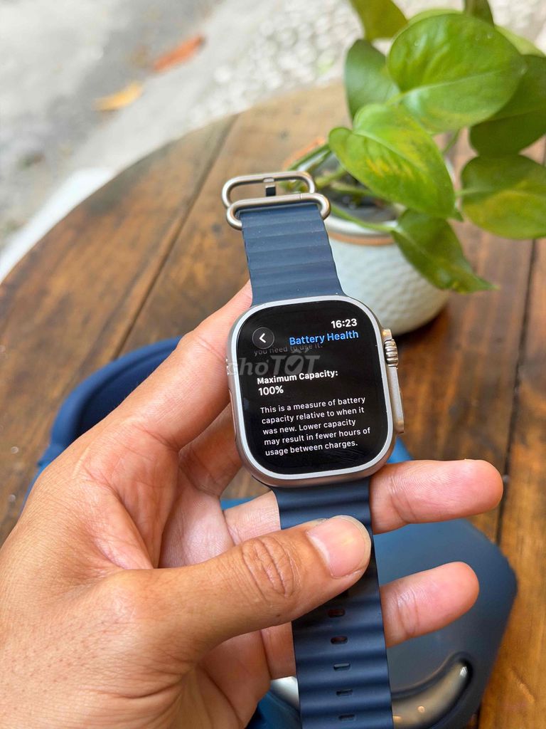 Фото 2: Apple Watch Ultra 2 49mm Titanium, как новый, батарея 100%
