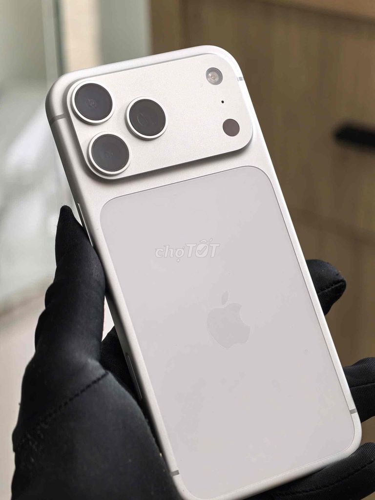 Apple iPhone 17 Pro Max 256GB Серебристый 100%
