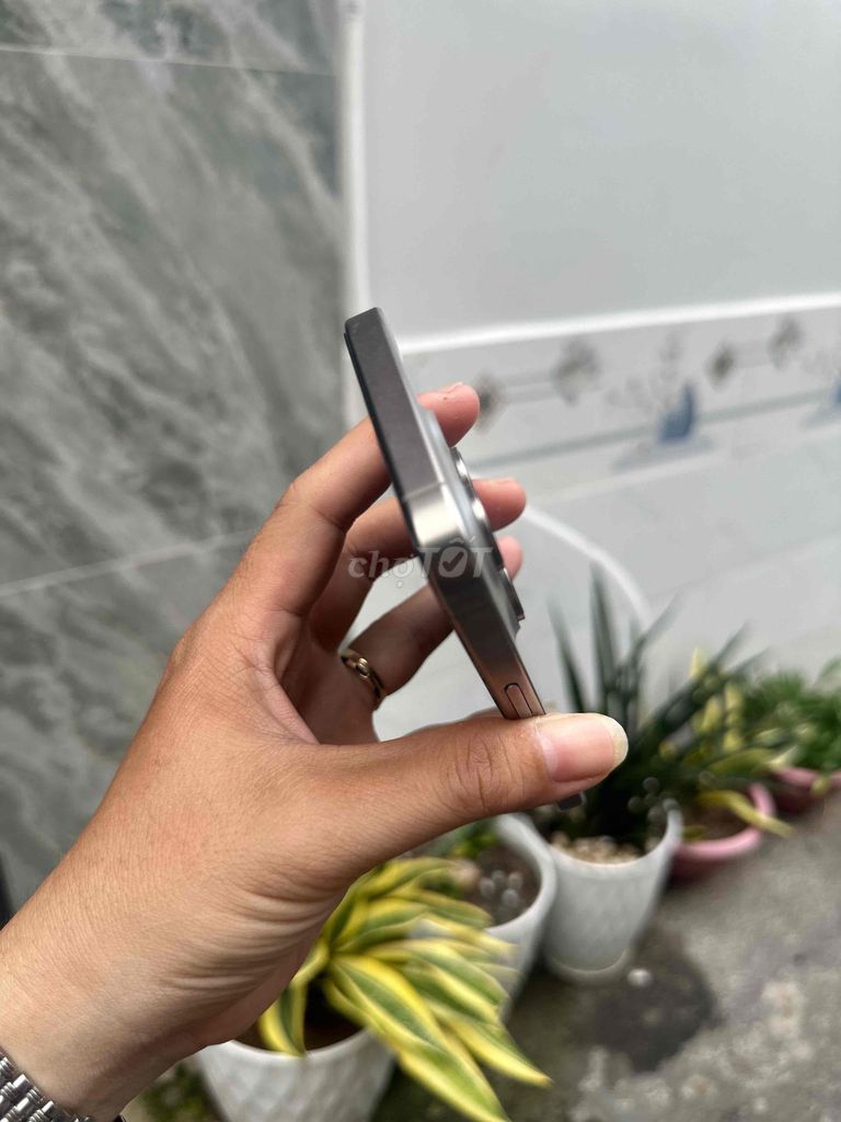 Apple iPhone 15 Pro 128GB Titan Б/У