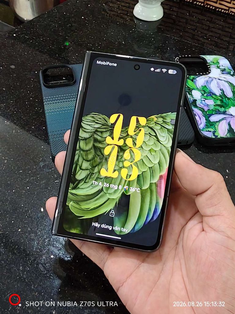 Фото 2: Google Pixel Fold 256GB Черный