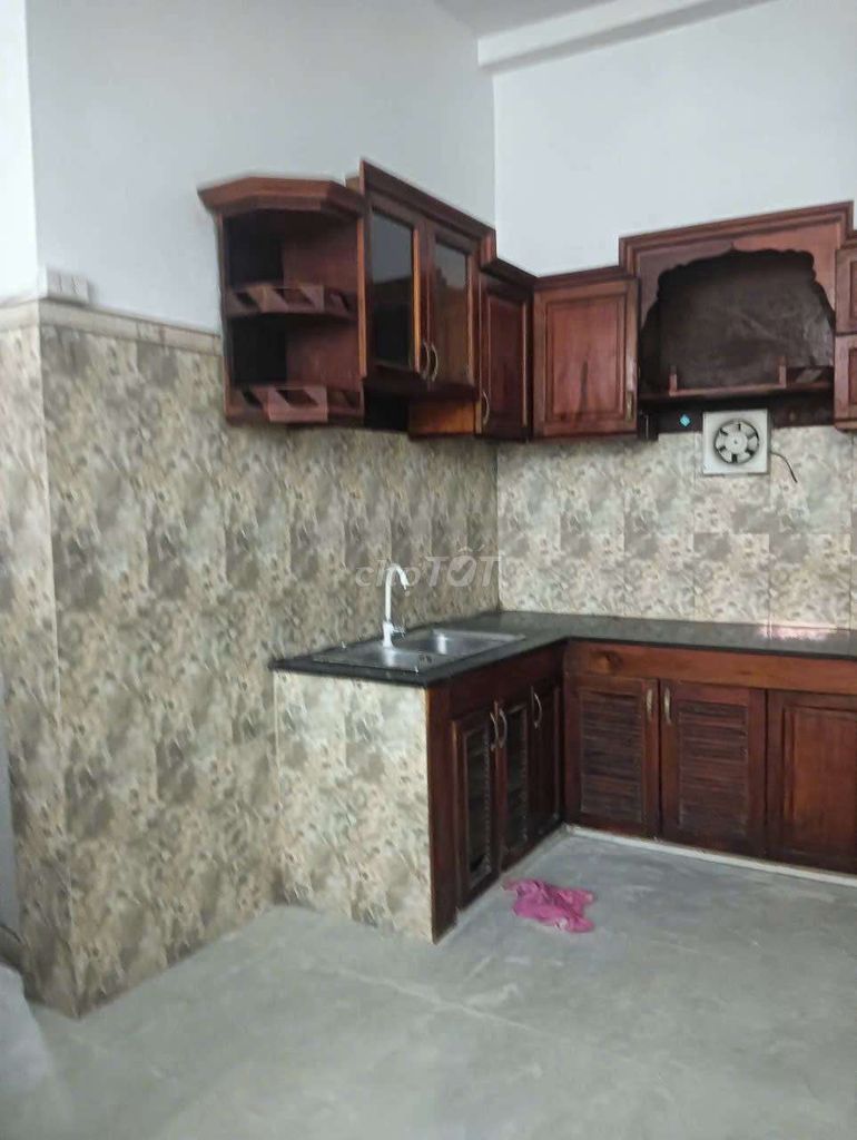 Фото 3: Сдается дом в районе Тан Чань Хиеп, 2 этажа, 4 спальни. Цена 8 миллионов 500 в месяц