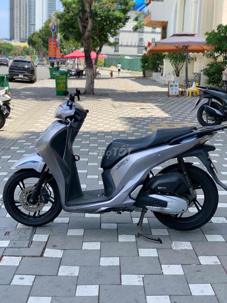 Фото 2: Honda SH 125i 2017 Бак