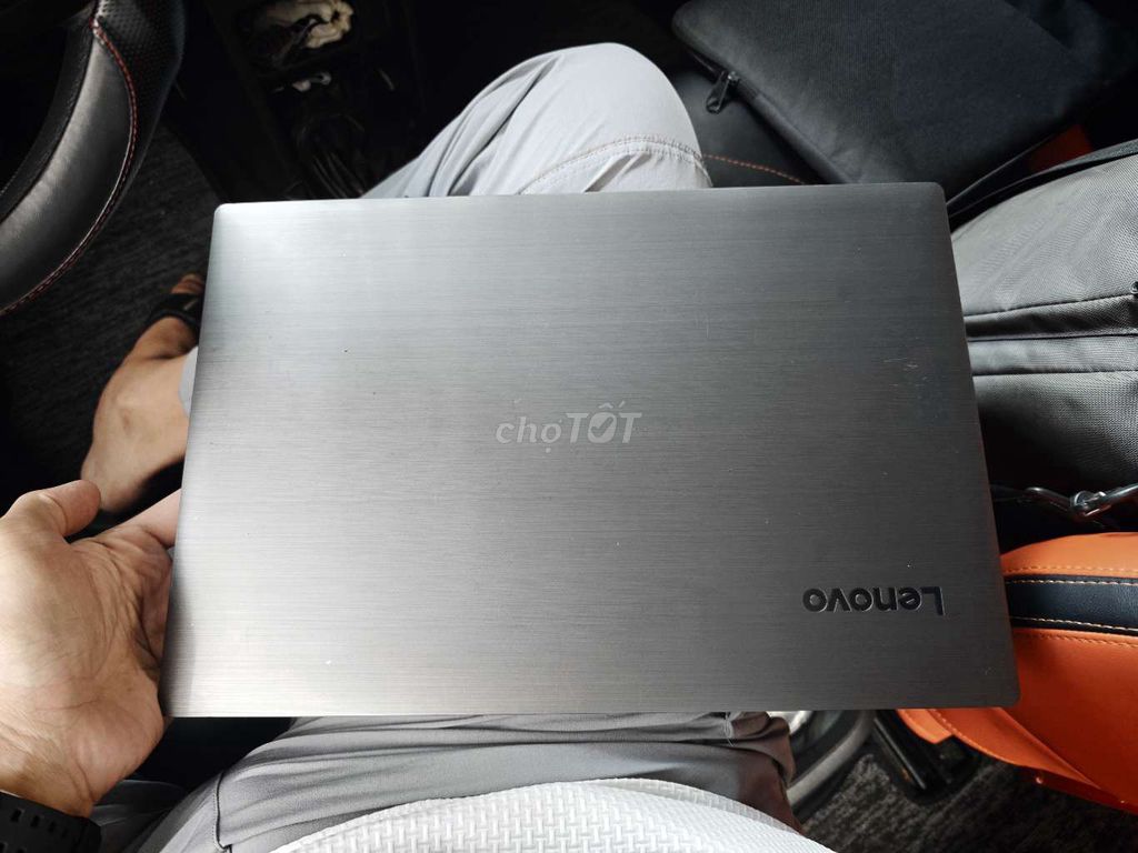 Lenovo V330-15 i7 8550U 15.6 дюймов 8GB/128GB серый