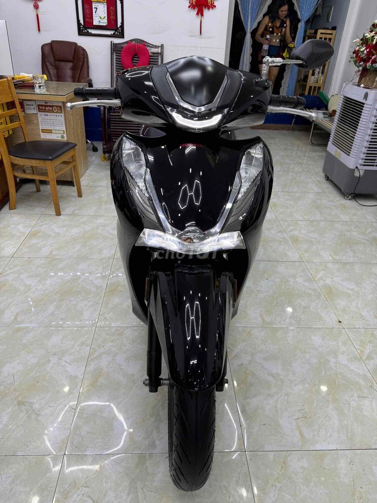 Honda SH 125 CBS 2022 Черный глянцевый Автомат