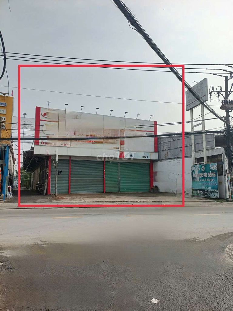 Дом на первой линии, угловой, 2 фасада, 11 x 28, одноэтажный, свободная планировка