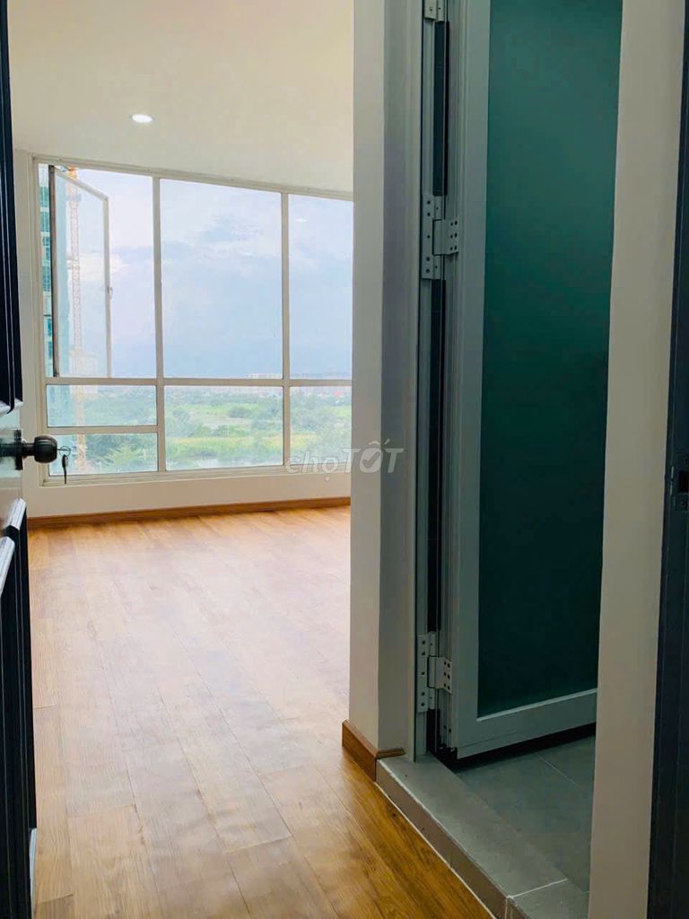 Фото 2: Продаётся квартира в ЖК The Mansion, ул. Нгуен Ван Линь, Бинь Чань.