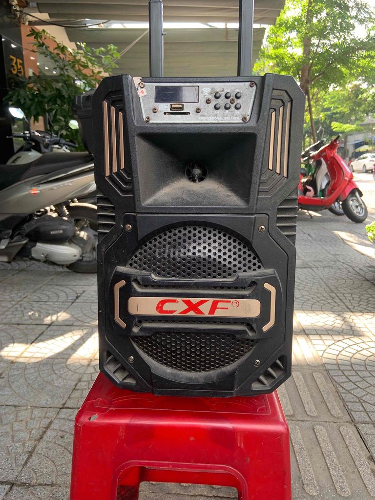 Фото 2: Портативная Bluetooth колонка Black Mini