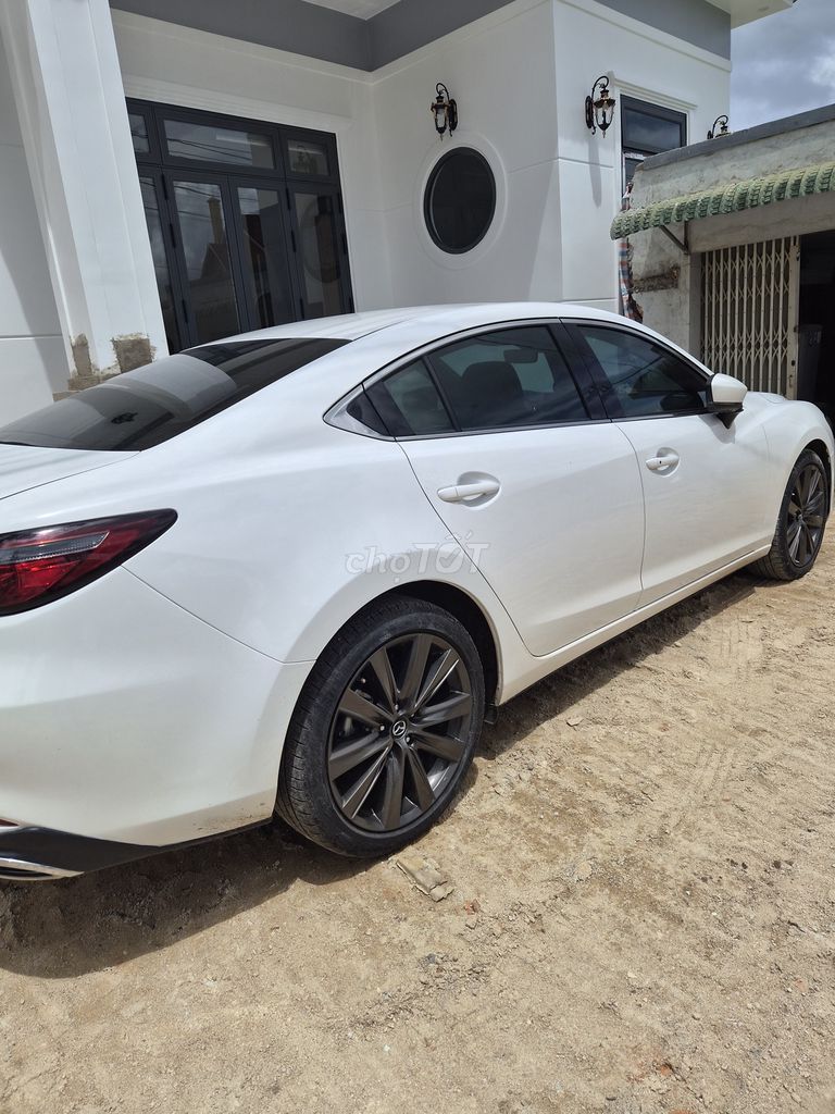 Mazda 6 Premium 2.5 2022, почти новая, 22 тыс. км
