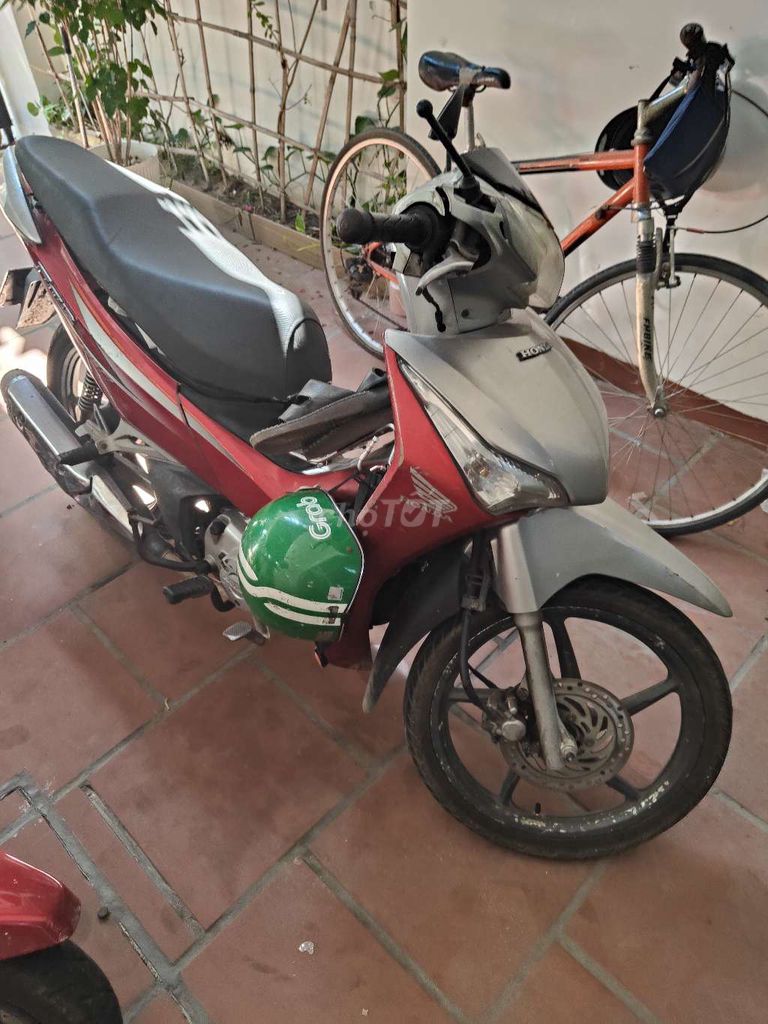 Honda Future 2023 красно-серебристый, б/у
