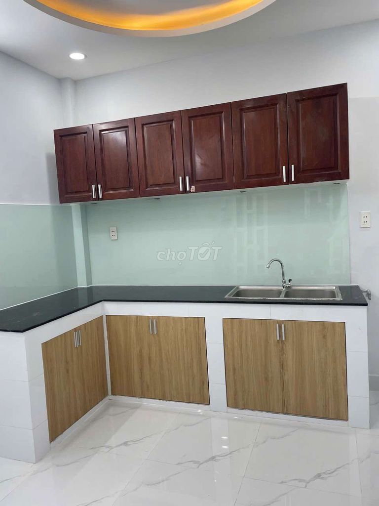 Продаётся красивый дом прямо в переулке 1 xẹt Đất Thánh