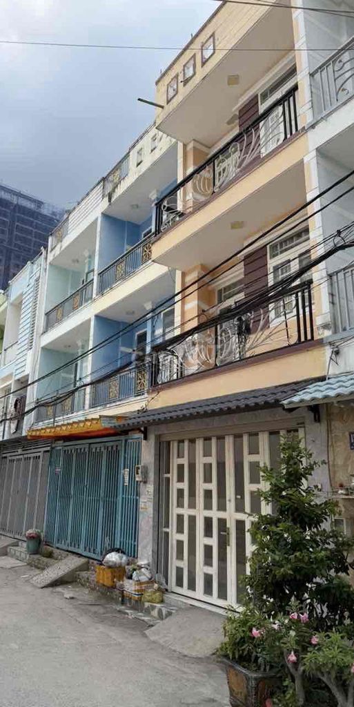 Фото 3: Дом в аренду ЦЕЛИКОМ, цена 8 млн, рядом с перекрёстком PHL, улица LVL
