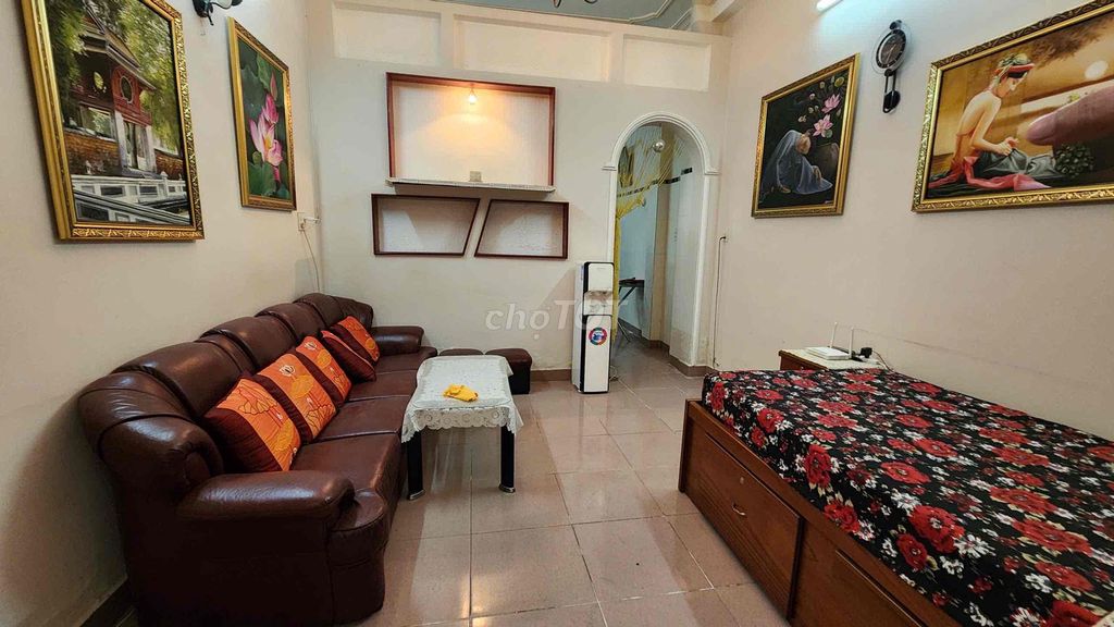 -Cho thuê nhà hẻm sau lưng bánh mì Bon Bon góc Phan Đình Phùng Nguyễn