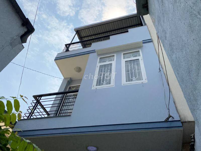 Фото 2: Дом с отступом от улицы Нгуен Тхыонг Хиен, р-н Биньтхань: 4 м x 12,5 м, 2 этажа