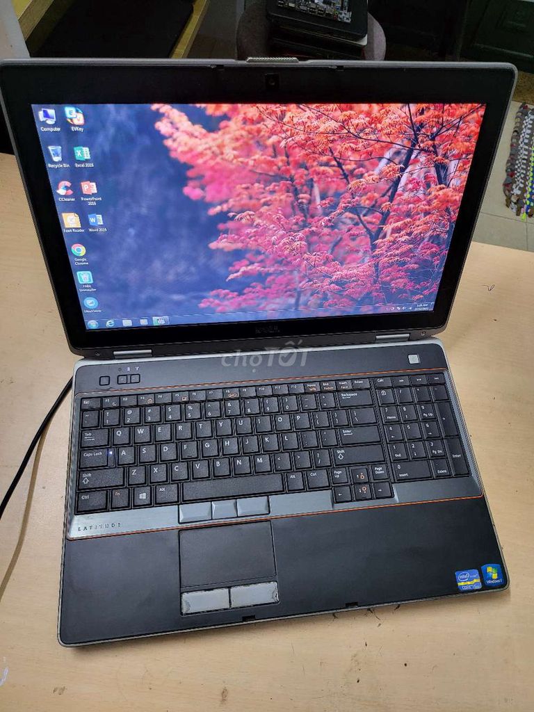 Dell E6520 i5-2430 15.6 дюймов 6GB/250GB, не держит батарея