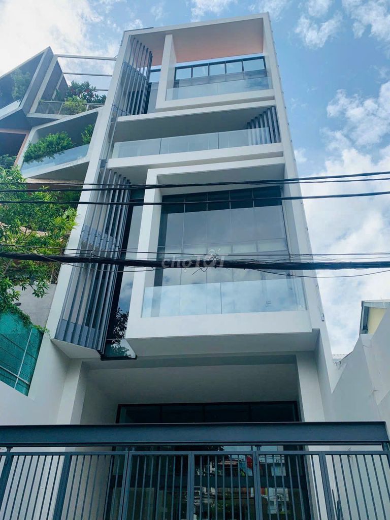 Аренда дома, фасад 32A Phan Dang Luu, район 6, округ Биньтхань