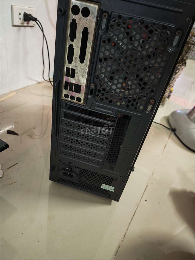 Фото 3: Корпус для компьютера черный 4 вентилятора Aigo VK550W
