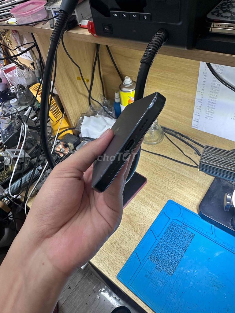 Фото 3: Apple iPhone 15 Plus 128GB Черный (Американская версия), б/у