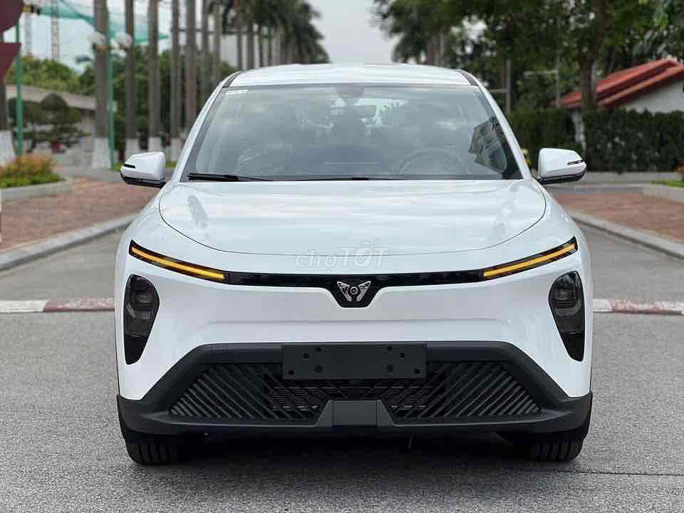 Электромобиль Limo 2026, белый, 450 км на одном заряде