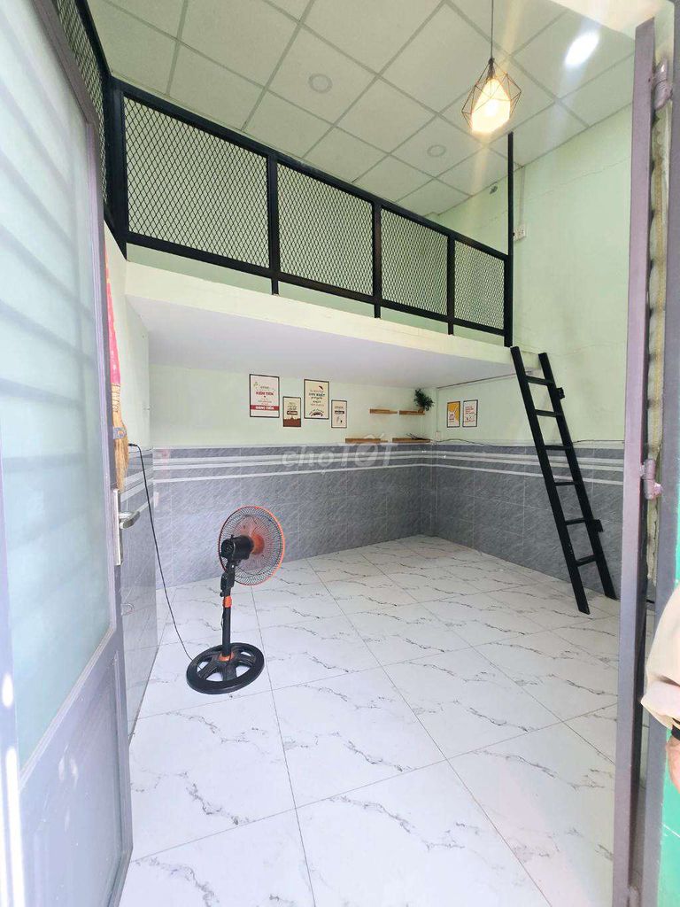 Дом рядом с эстакадой Линьсуан, 20 м²
