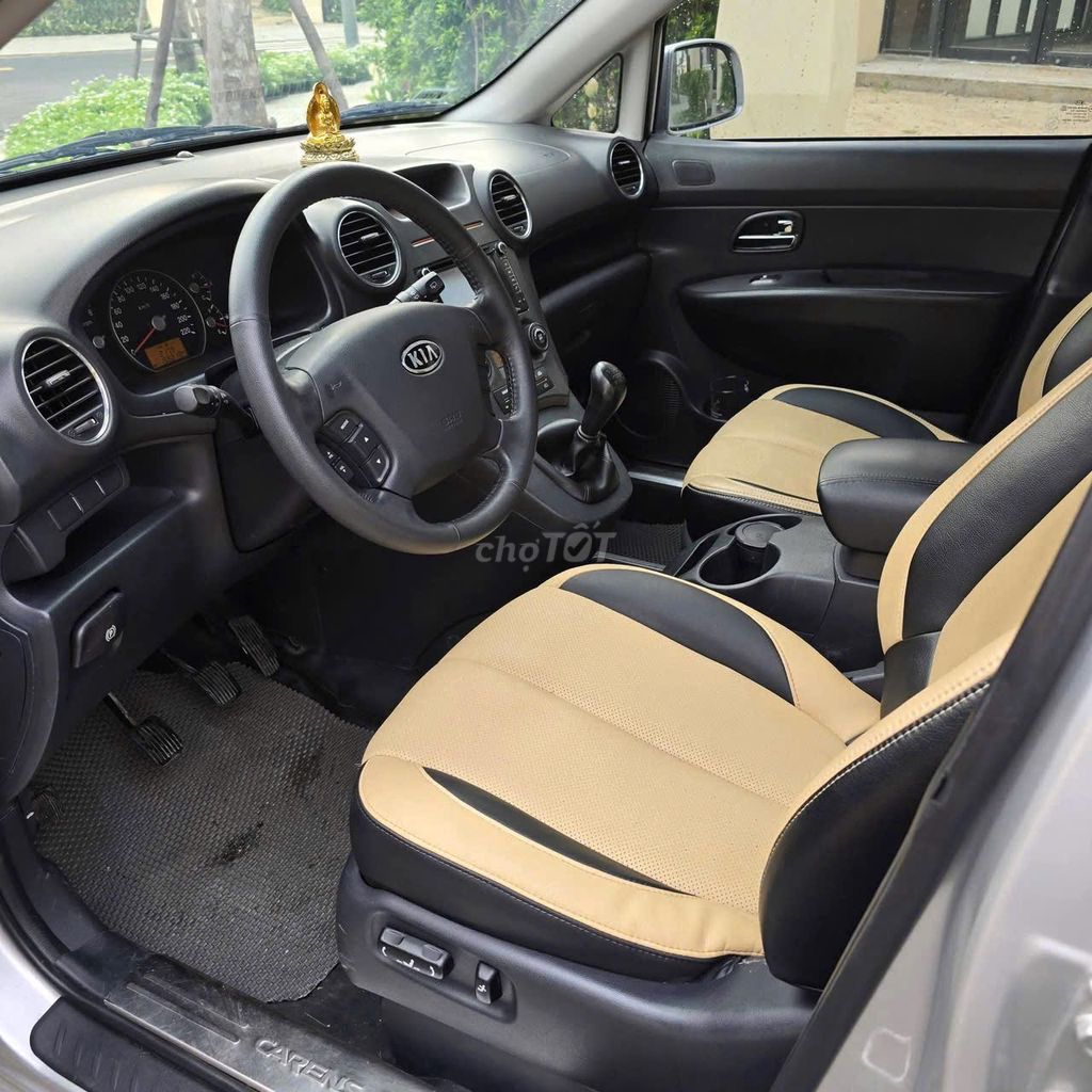Фото 2: Kia Carens S 2014, механическая, серебристый