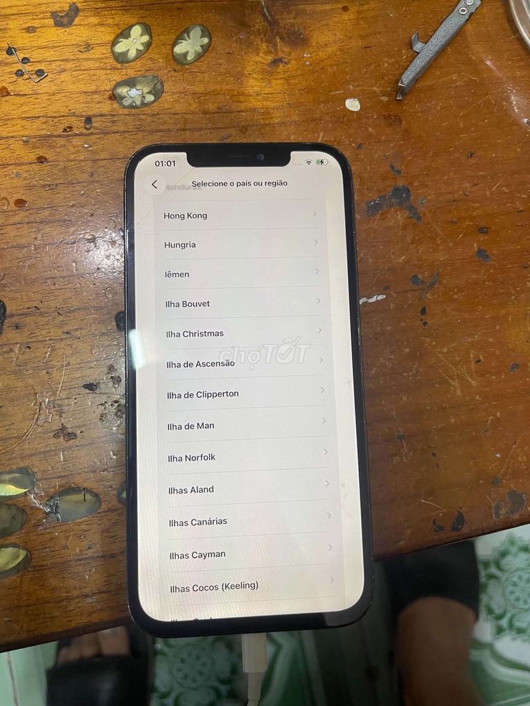 iPhone 12 Pro Max заблокирован iCloud, экран треснул