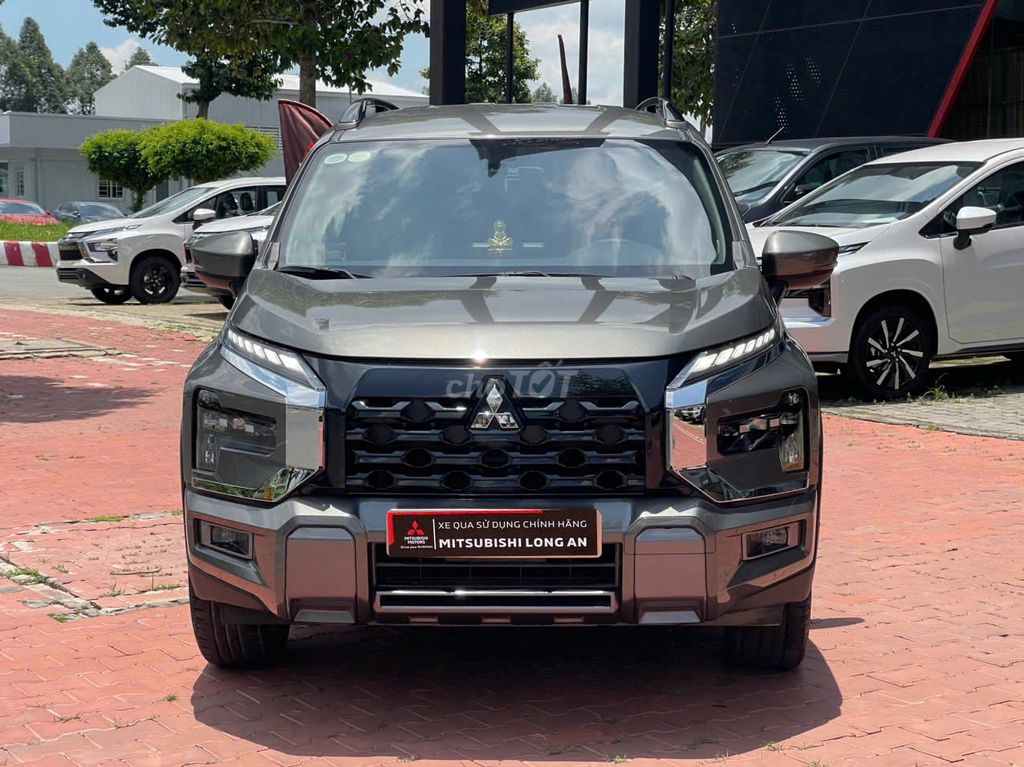 Mitsubishi Xpander Cross Xám - 32.000 KM