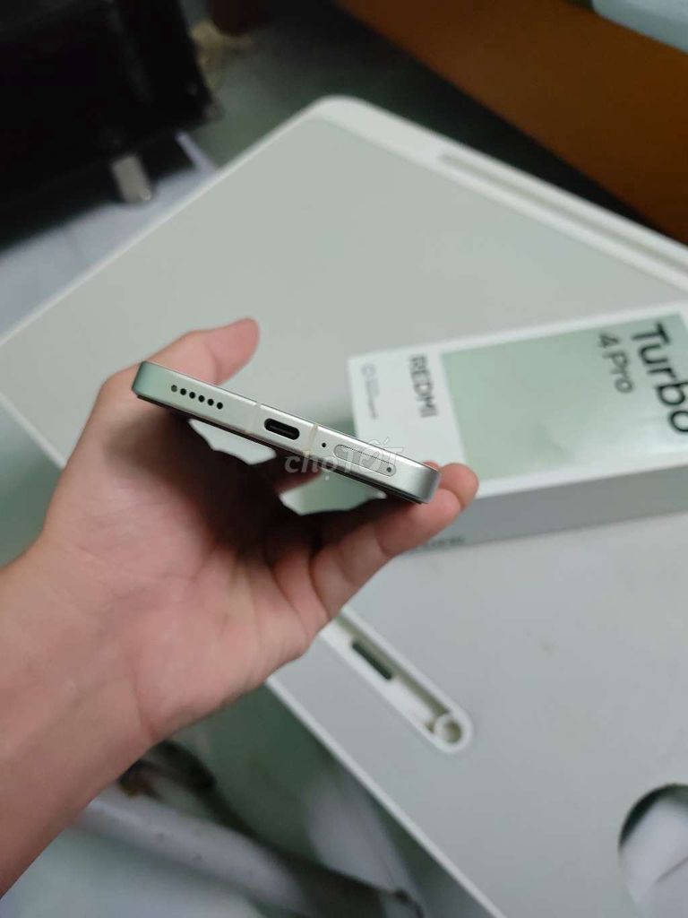 Фото 3: Redmi Turbo 4 Pro Белый Fullbox