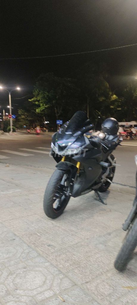 Yamaha R15 Черный