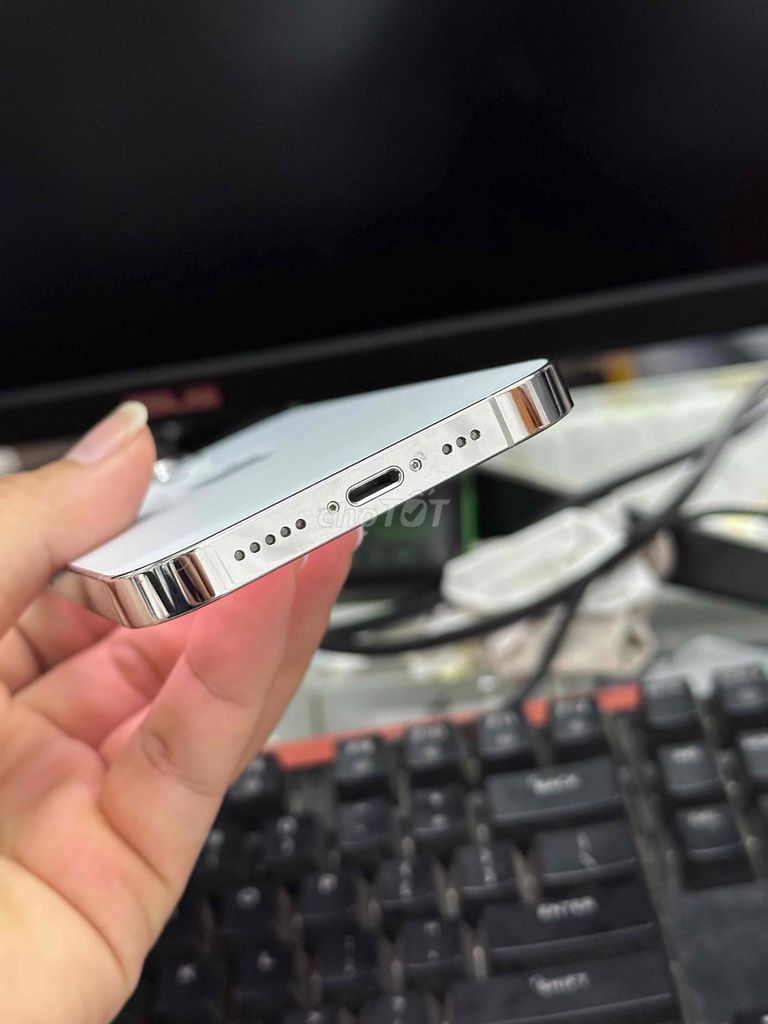 Фото 3: Apple iPhone 14 Pro 128GB Silver, б/у