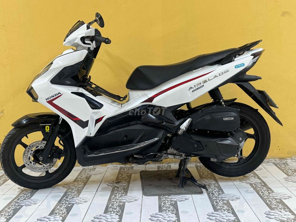 Air Blade 125 2022 Бело-красный супер новый 43AA-867.91