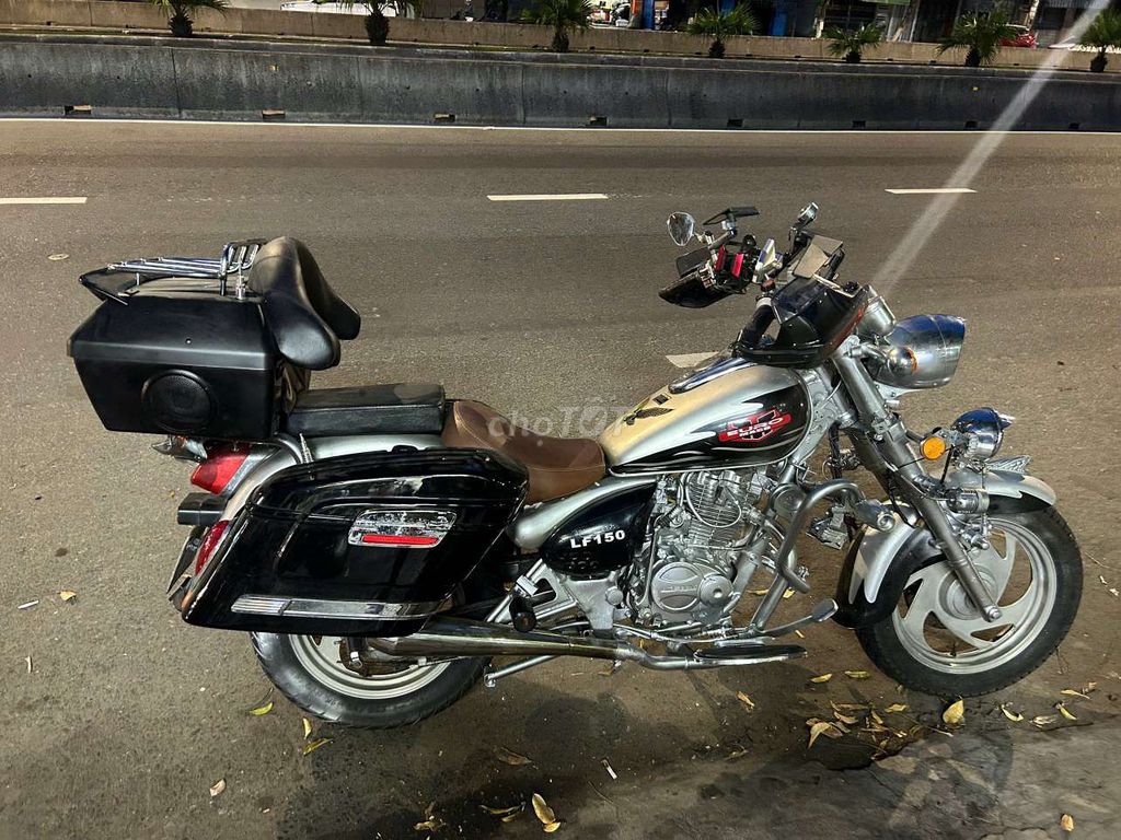 Xe máy Cruiser Lifan LF150 2008 Bạc, Đen