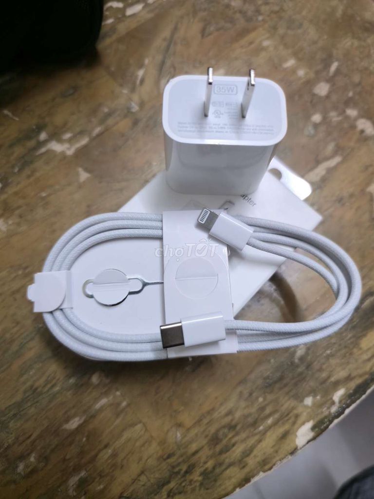 Зарядное устройство быстрой зарядки iPhone 35W Белое
