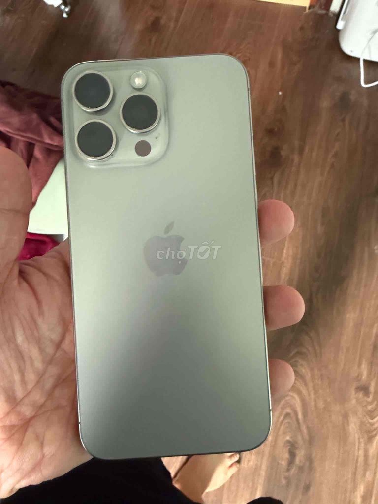 Фото 2: Apple iPhone 15 Pro Max 256GB Titan