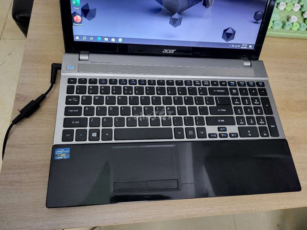 Фото 2: Acer Core i5 15.6 дюймов 6GB/128GB SSD, не держит батарея