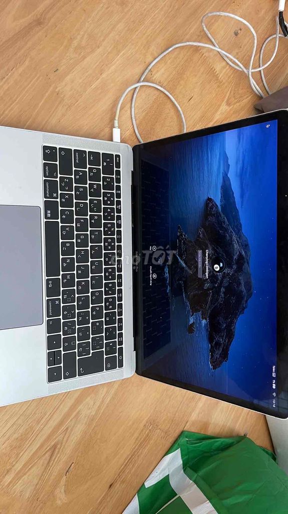Фото 2: Apple MacBook Pro серебристый как новый