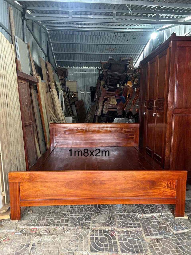 Кровать из натурального дерева 1м8х2м Вац Фан
