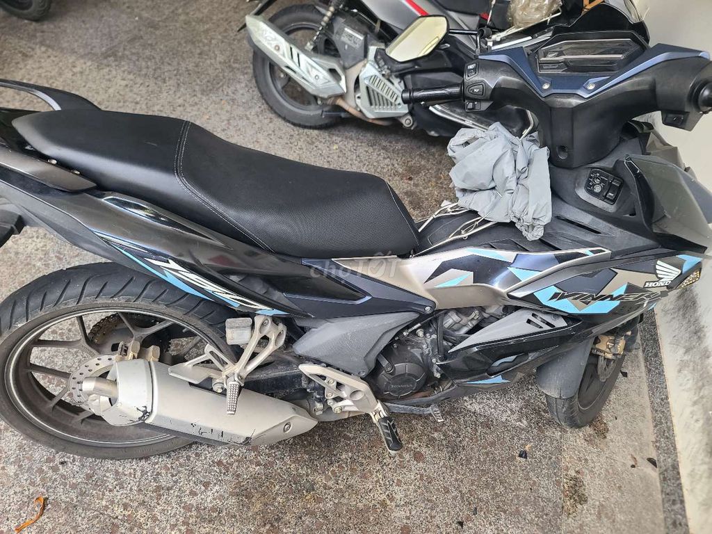 Фото 2: Honda Winner X черный Вьетнам