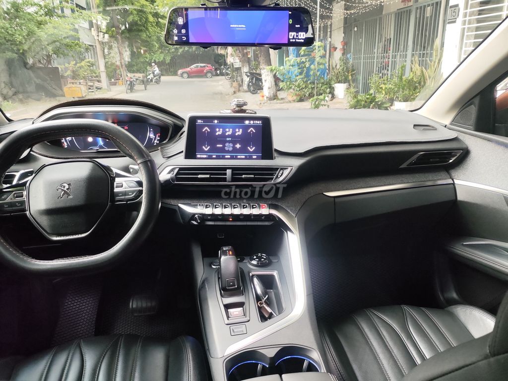 Фото 3: Peugeot 3008 GT 2019 1.6L