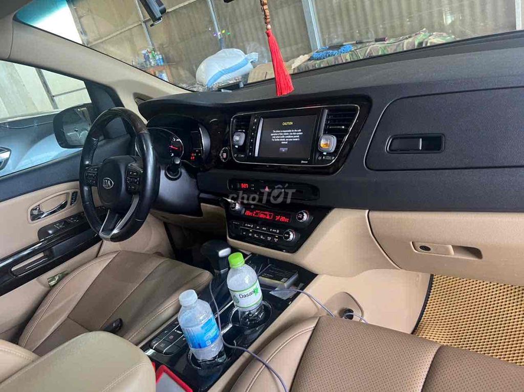 Фото 3: Kia Sedona 2021 Дизель красный