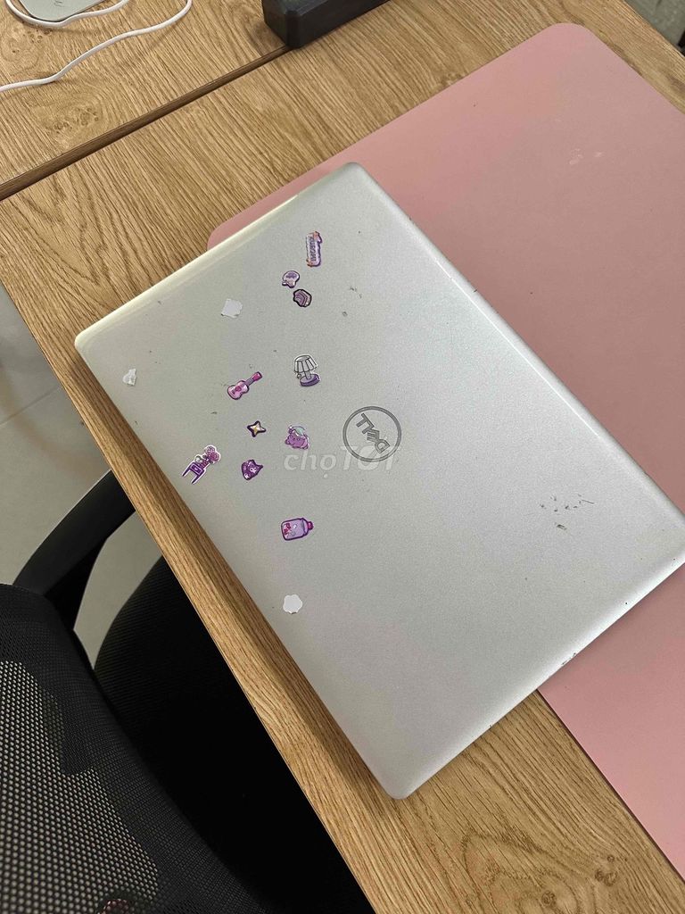 Dell Inspiron 3593 бело-серебристый, как новый