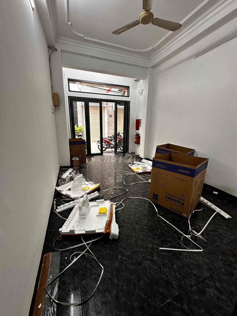 Фото 3: Сдам помещение 9 млн, отдельное, оживлённое место, Нгуен Тхи Минь Кхай