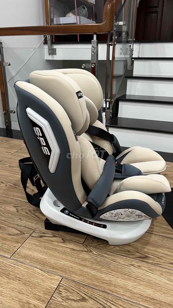 Фото 3: Детское автомобильное кресло Munie ISOFIX 360 кремово-серое